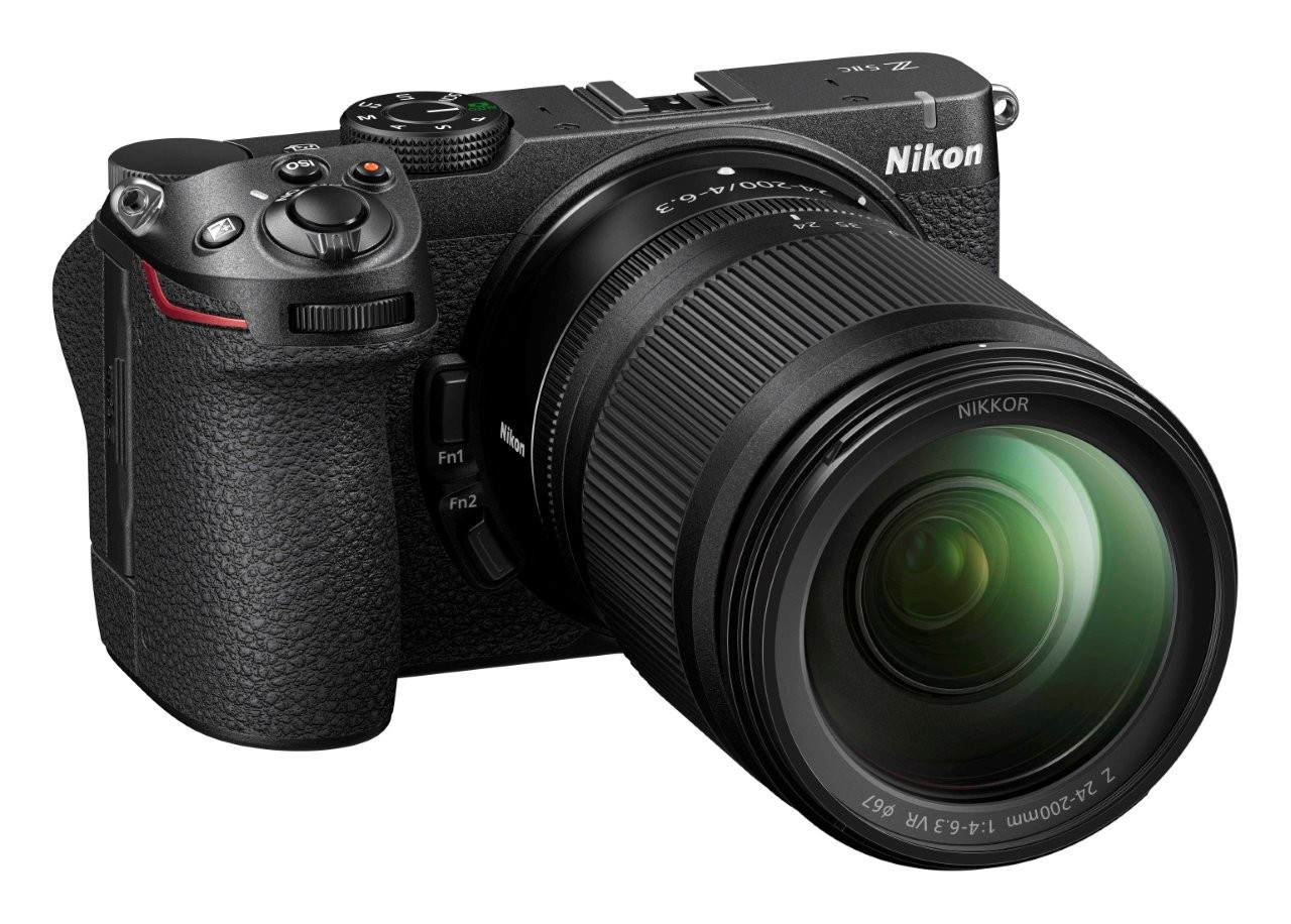 Nikon Z5 II C + 24-200/4-6.3 VR Z ( nouveau)